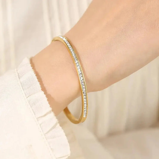 Jewelify Elegant Simple Style Round Titanium Steel 18K Gold Plated Rhinestones Bangle - Jewelify Shop